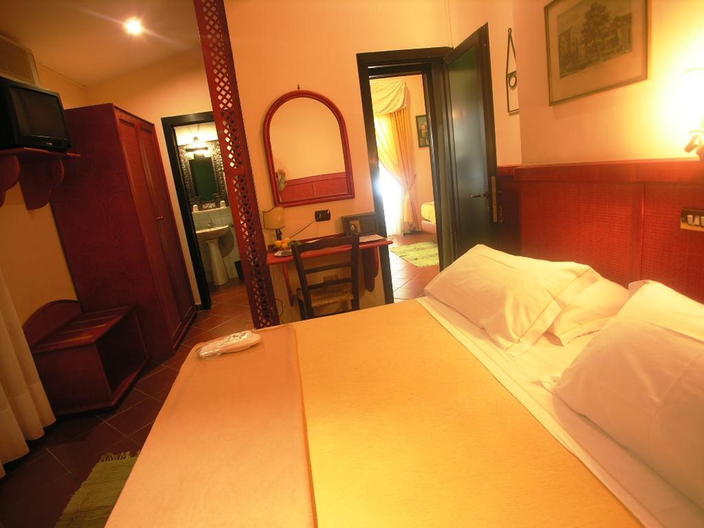 Hotel Toledo Napoli Esterno foto
