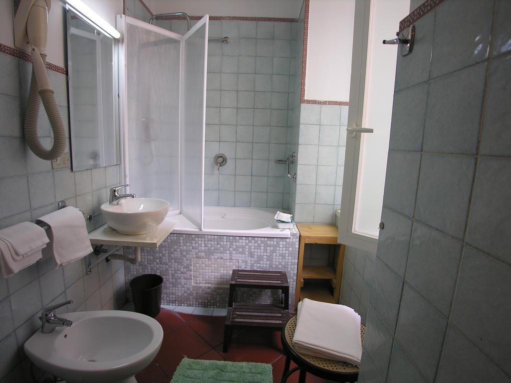 Hotel Toledo Napoli Esterno foto