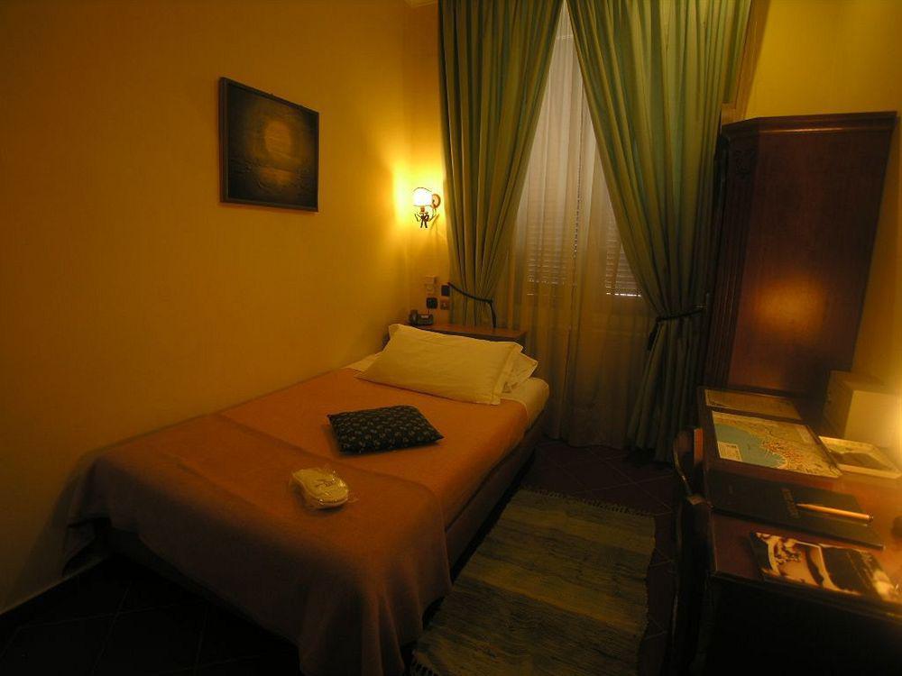 Hotel Toledo Napoli Esterno foto